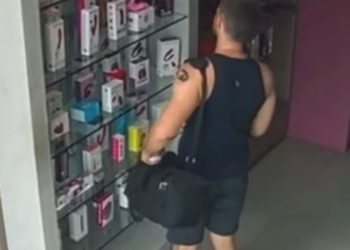 Após roubar vibrador, homem se arrepende e paga R$ 599 pelo produto