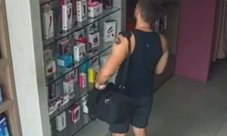 Após roubar vibrador, homem se arrepende e paga R$ 599 pelo produto