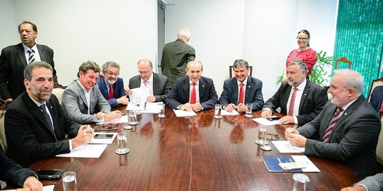 Alckmin sugere PEC da Transição para assegurar Auxílio Brasil de R$ 600