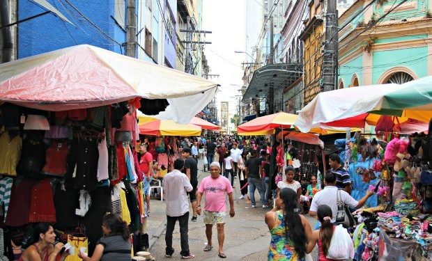 Confira o funcionamento do comércio no feriado