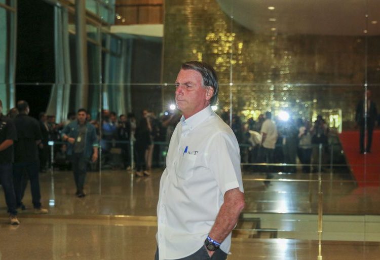 Bolsonaro fará pronunciamento após derrota nas eleições em instantes
