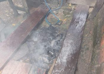 Surrou e queimou as roupas da ex-namorada por não aceitar o fim