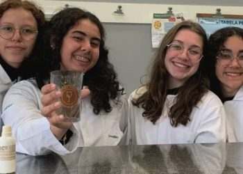 Alunas do Sesi criam copo que identifica “Boa noite, Cinderela”