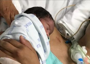 Há sete meses em coma, mulher dá à luz a bebê saudável