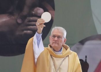 Arcebispo de Manaus toma posse de igreja em Roma