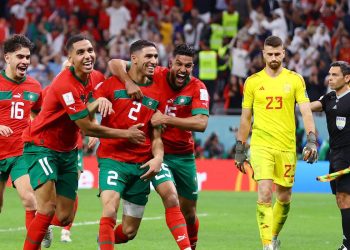 Goleiro do Sevilla brilha nos pênaltis e Marrocos elimina Espanha