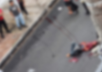 Vídeo: levou surra de populares após tentar roubar em rua do Centro