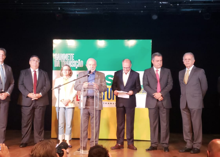Lula anuncia ministros para futuro governo