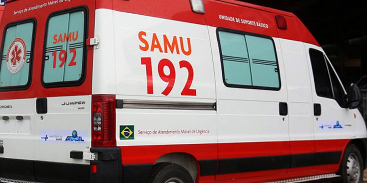 Confusão na frente de casa de show termina com segurança e cliente baleados