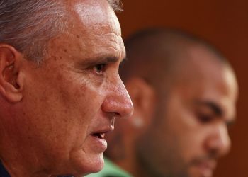 Tite diz que usará equipe alternativa diante de Camarões
