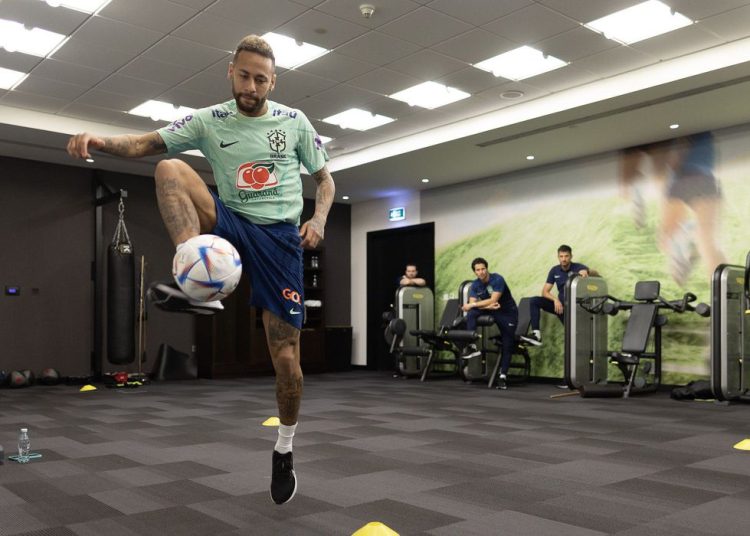 Neymar ainda é dúvida para oitavas, diz médico da seleção