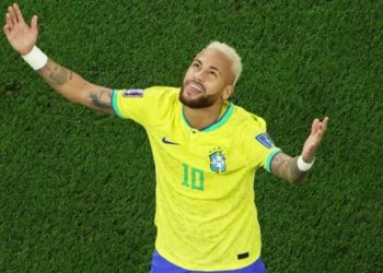 Neymar elogia jogo coletivo da seleção e agradece carinho da torcida