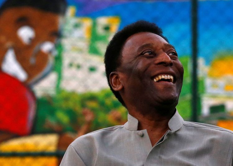 Pelé tem melhora progressiva do estado geral, informa boletim médico