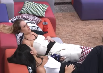 Vídeo: Larissa questiona Bruna Griphao sobre boato de ex-namorado, e se arrepende