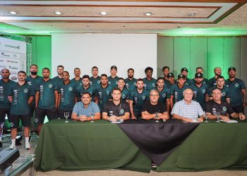 Manaus apresenta elenco com 25 jogadores para o decênio