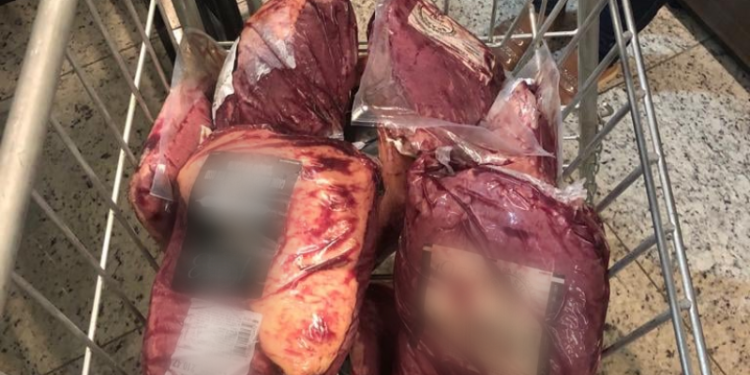 Presas suspeitas de furtar peças de picanha avaliadas em mais de R$ 1,8 mil