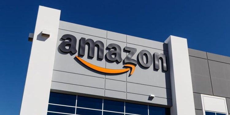 Amazon confirma demissão de mais de 18 mil funcionários