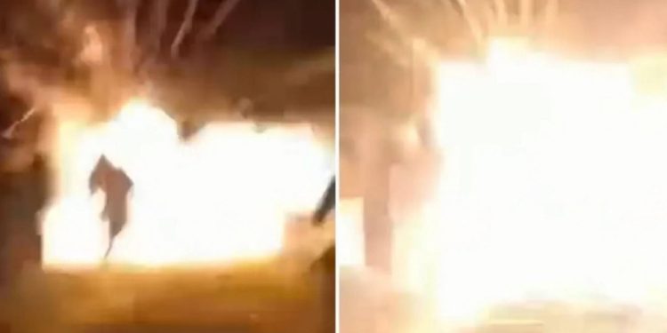 Turista morre após fogo de artifício ficar preso em roupa