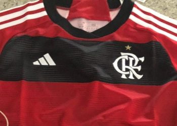 Veja a foto da nova camisa do Flamengo, modelo 2023