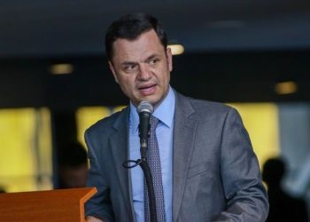 Anderson Torres é preso pela Polícia Federal após chegar a Brasília