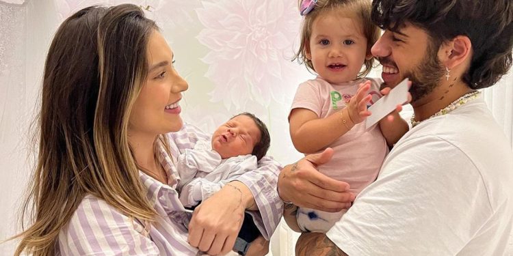 Virginia Fonseca causa ao mostrar teste de gravidez dois meses após dar à luz