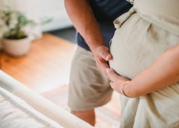 Grávida se revolta ao saber que marido quer dar o nome da ex- namorada à filha