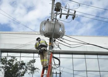 Saiba quais bairros devem ficar sem energia neste sábado em Manaus