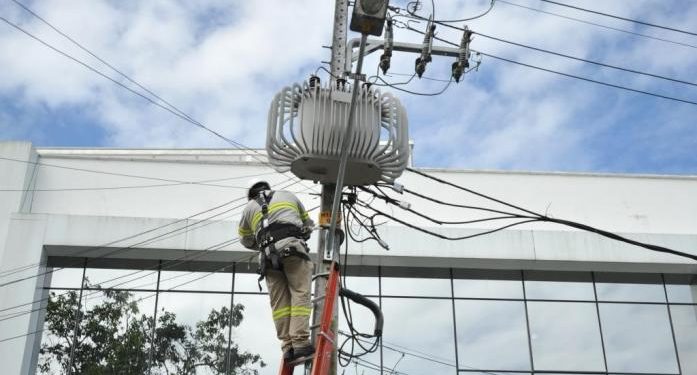 Saiba quais bairros devem ficar sem energia neste sábado em Manaus
