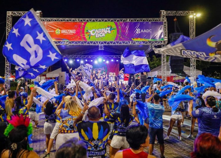 Neste sábado e domingo (25 e 26/02), o Sambódromo de Manaus recebe o Carnaboi com mais de 30 atrações dos bois Caprichoso e Garantido