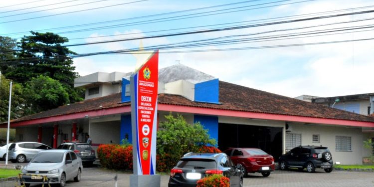 Preso suspeito de agredir a mãe e abusar da própria filha