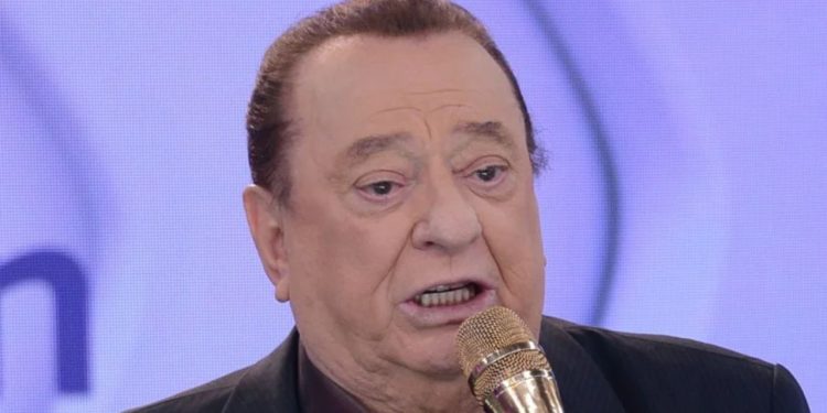 Aos 85 anos, Raul Gil é internado em São Paulo para cirurgia no esôfago