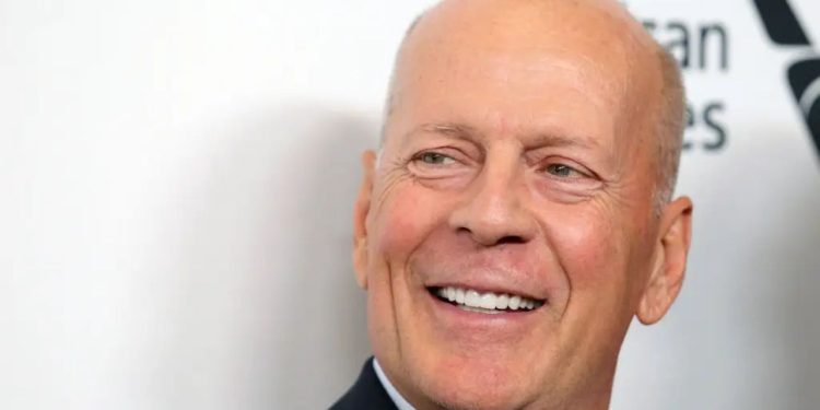 A família do ator Bruce Willis anunciou, nesta quinta-feira (16), que o diagnóstico do artista 67 anos é de demência frontotemporal (DFT).