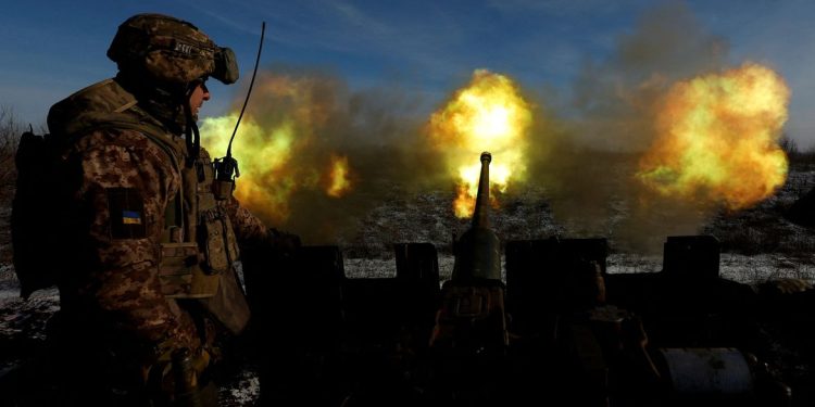 Rússia e Ucrânia completam nesta sexta-feira (24) um ano de conflito. Milhares de vidas foram ceifadas, milhões de pessoas tiveram