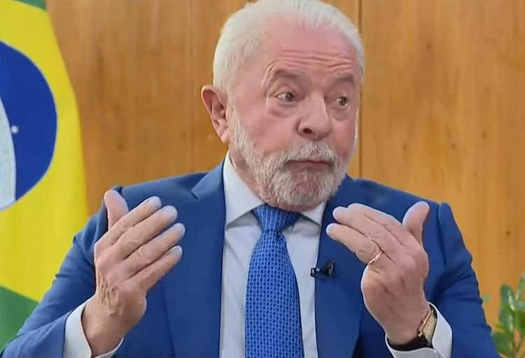 “Não iremos contentar com a proposta atual nem aplaudir quem nos está lesando”, escreveu Sérgio Nobre, criticando o valor do salário mínimo.
