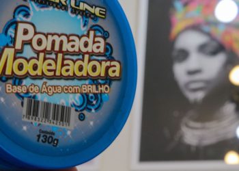 A medida de segurança é válida também para distribuição e exposição para a venda de todos os lotes de qualquer tipo destes cosméticos, no comércio em geral.