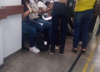 Queda de árvore deixa alunos feridos em escola de Manaus
