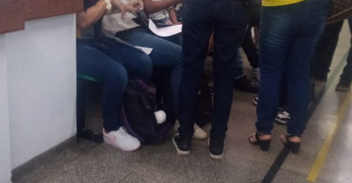 Queda de árvore deixa alunos feridos em escola de Manaus