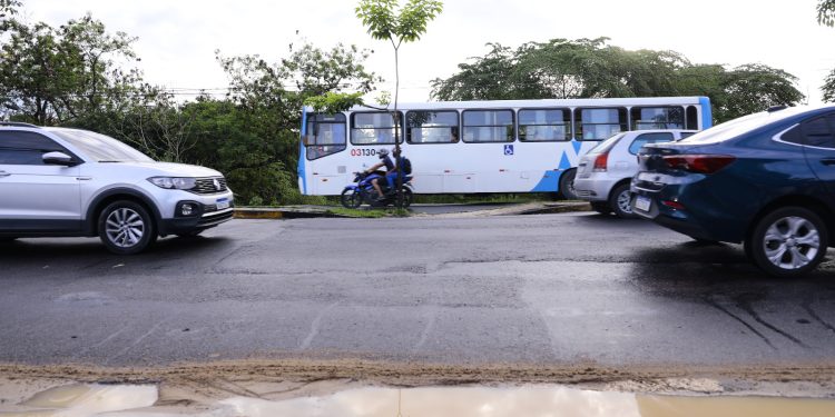 Com interdição na Djalma, 'Busões' terão pontos de parada alterados