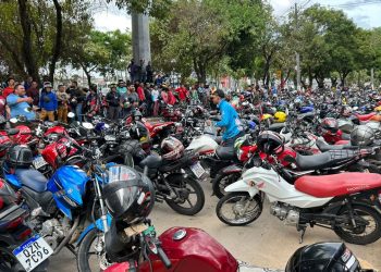 “Só queremos ganhar o pão de cada dia”, diz motociclista