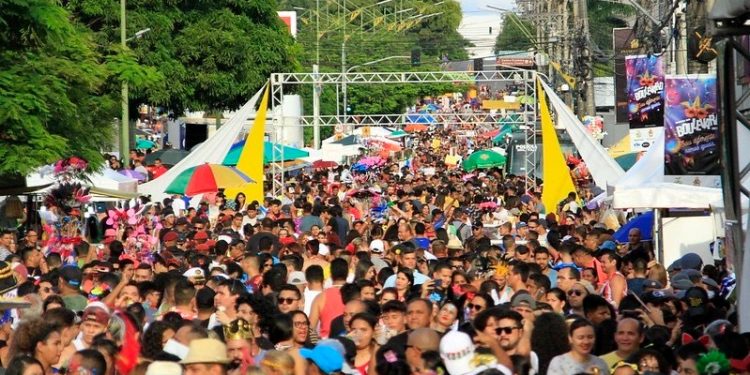 A Prefeitura de Manaus divulgou a programação de bandas e blocos de carnaval para este fim de semana em Manaus,