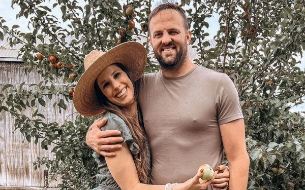 Mulher amamenta o marido por 3 dias para se livrar dos seios inchados