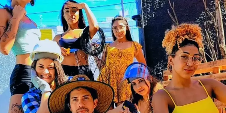 Brasileiro vai desfilar com as seis esposas em carro de escola samba de SP