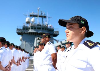 Pela primeira vez, mulheres poderão concorrer a vagas para formação de fuzileiro naval