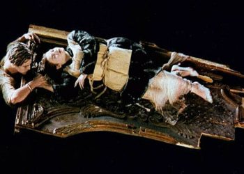 Após 25 anos, diretor de Titanic admite que Jack poderia ter subido na porta e sobrevivido