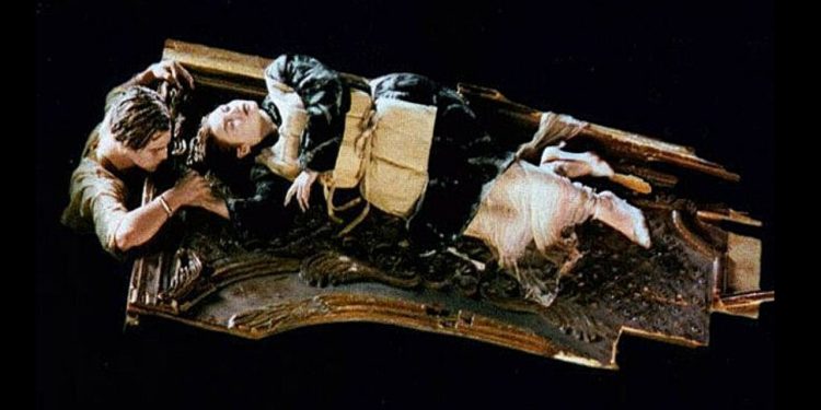 Após 25 anos, diretor de Titanic admite que Jack poderia ter subido na porta e sobrevivido