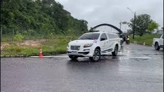 Corpo de Amazonino Mendes chega em Manaus