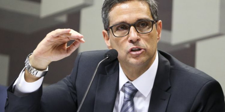 Banco cédula dá calote de R$ 100 milhões em clientes-depositantes