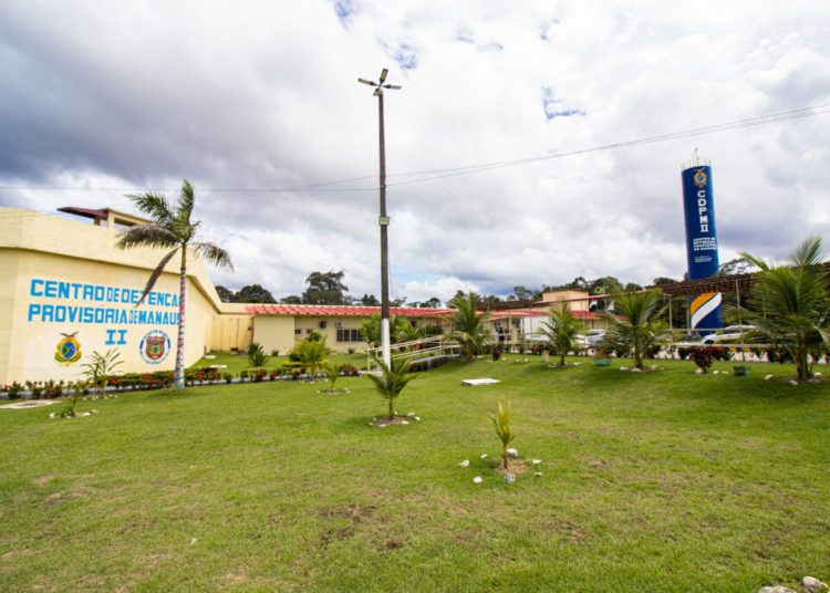 Funcionários da Secretaria de Administração Penitenciária do Amazonas (Seap) encontraram escavações de dois túneis em celas. Escavação de