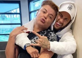 David Brazil não esconde as amizades que possui e também que, muitas vezes, usa a fama das pessoas para conseguir algumas. David Brazil.