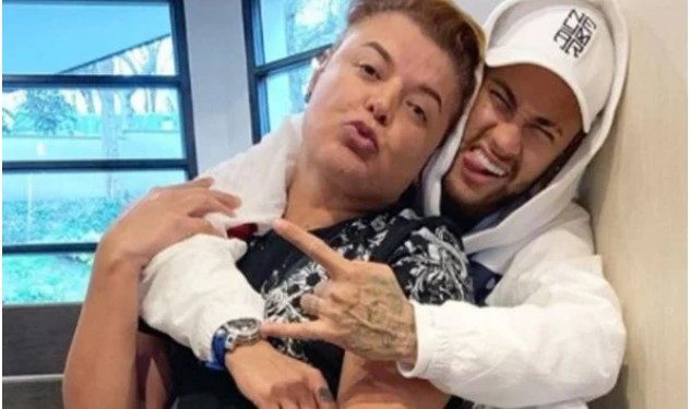 David Brazil não esconde as amizades que possui e também que, muitas vezes, usa a fama das pessoas para conseguir algumas. David Brazil.